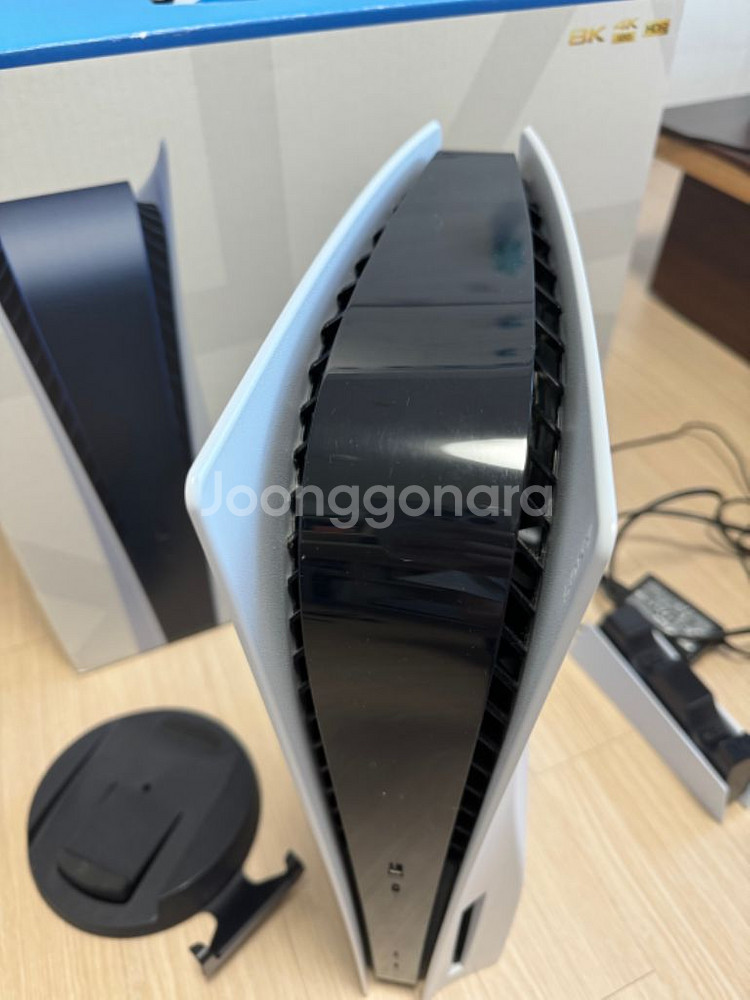 ps5 디스크 모델 + 충전 거치대--2