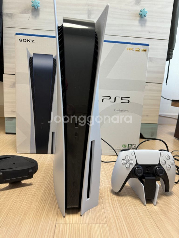 ps5 디스크 모델 + 충전 거치대--1