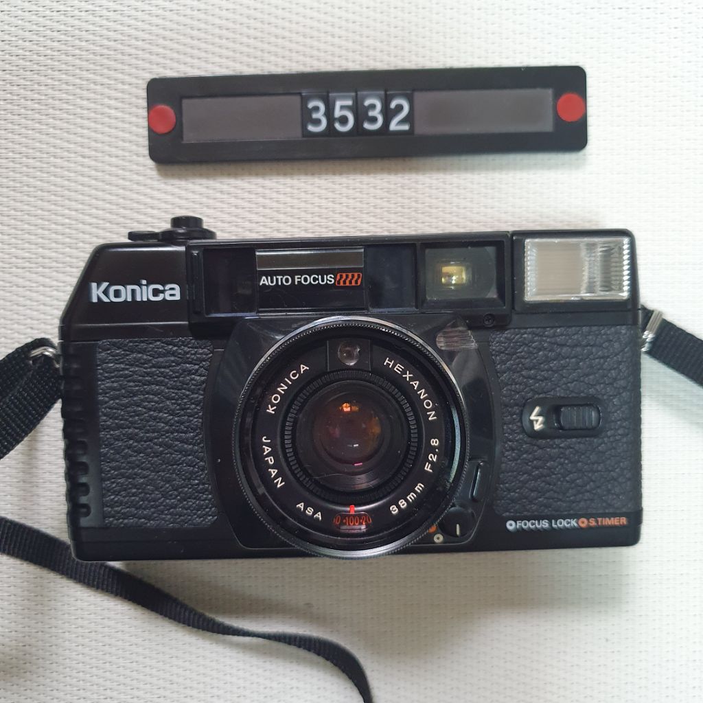 코니카 C 35 MF 필름카메라