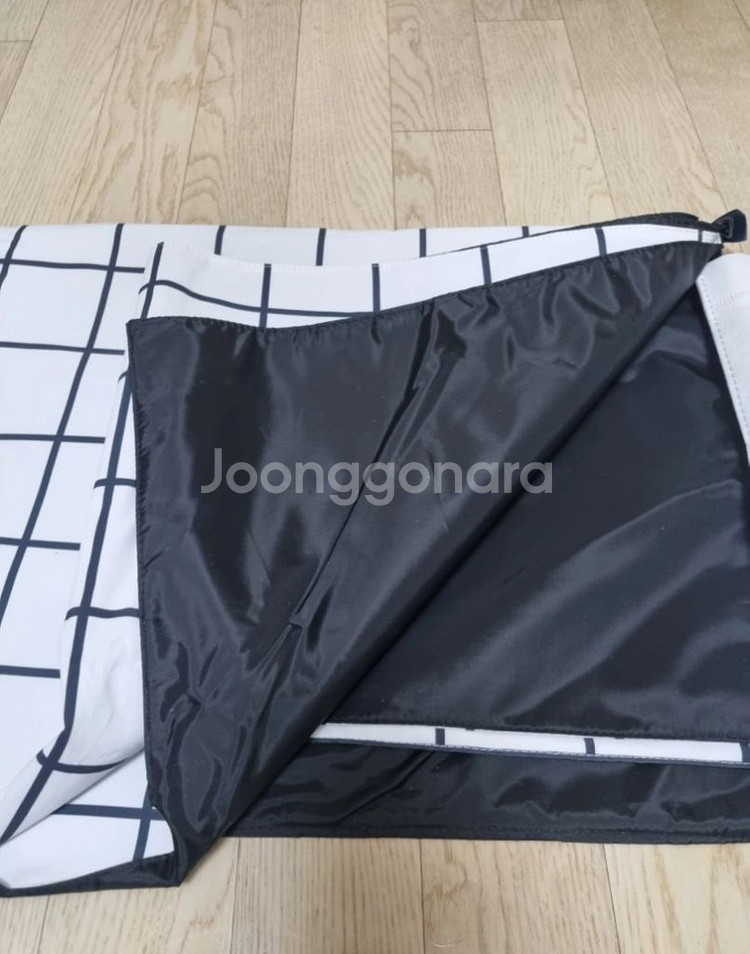 체크패턴 방수 돗자리 (거의새것) M사이즈입니다--1