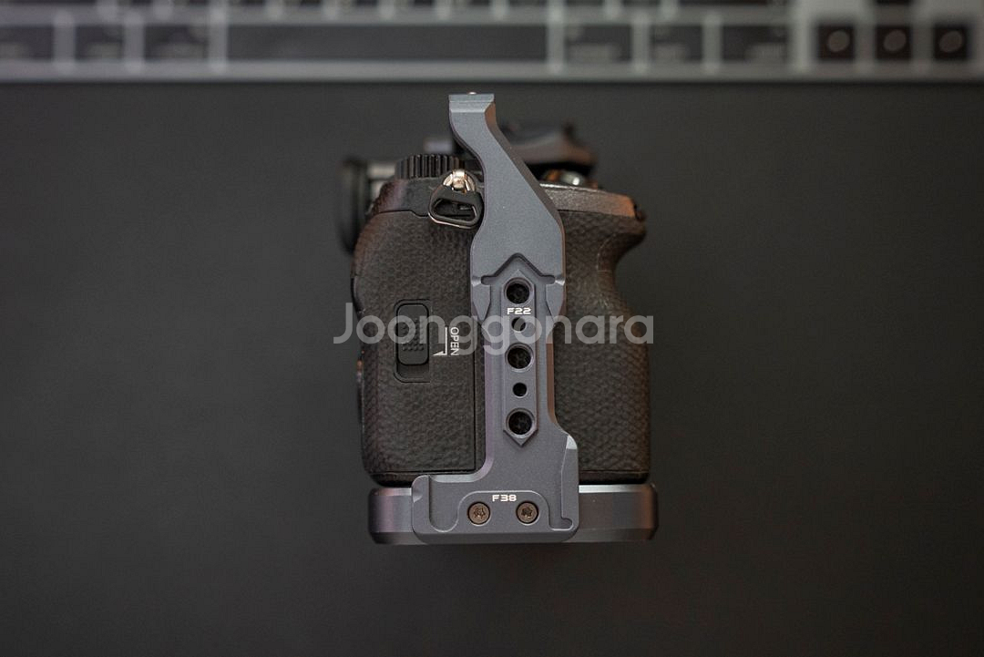 Sony a7m4 + falcam 풀 케이지--8