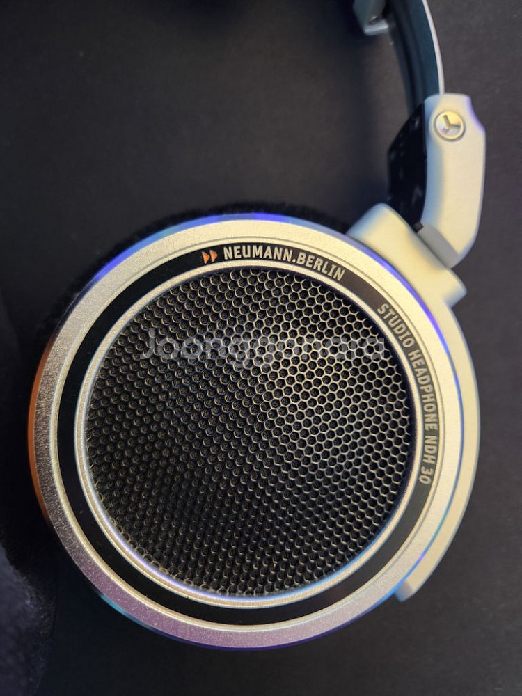 노이만 Neumann ndh 30 모니터링 헤드폰--1