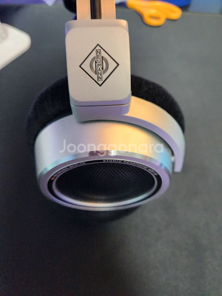 노이만 Neumann ndh 30 모니터링 헤드폰--2