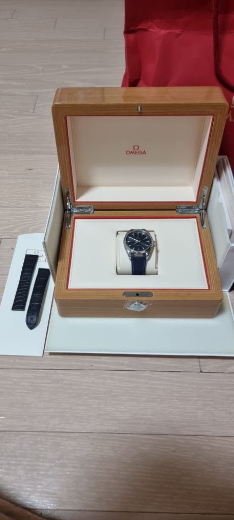 오메가 씨마스터 아쿠아테라 41mm 이미지