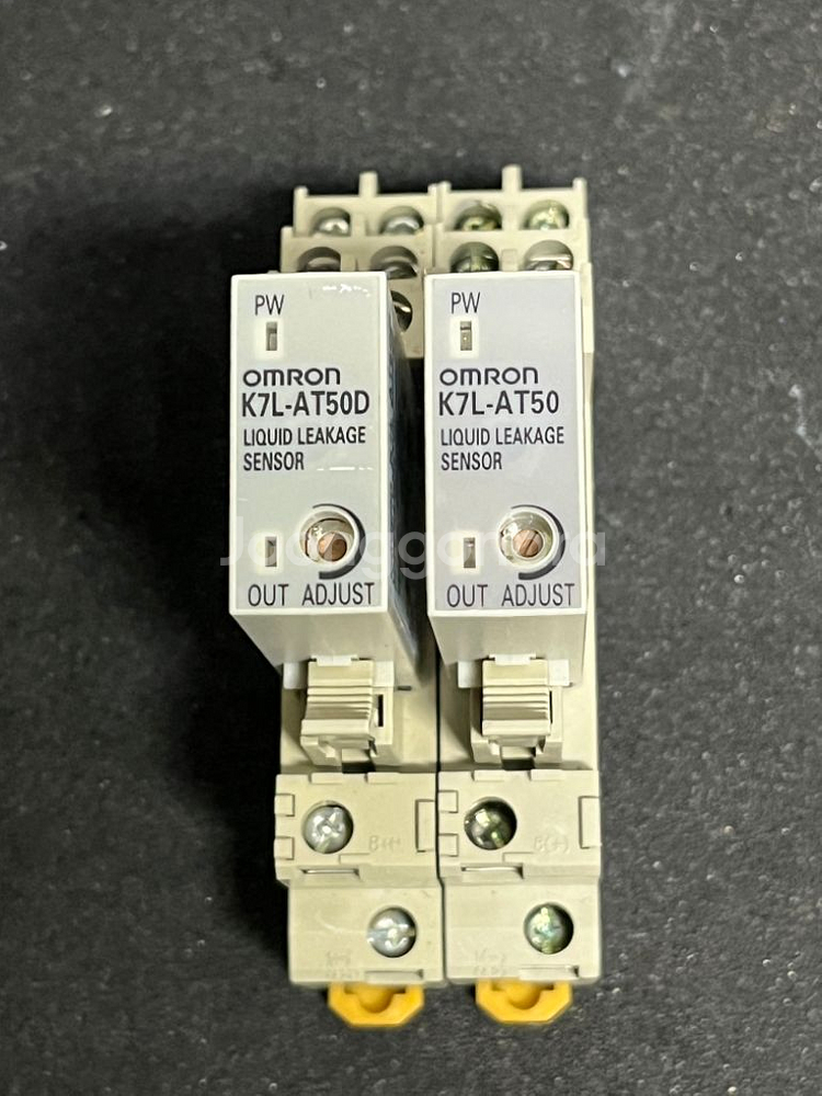Omron K7L-AT50D Leakage Sensor--1