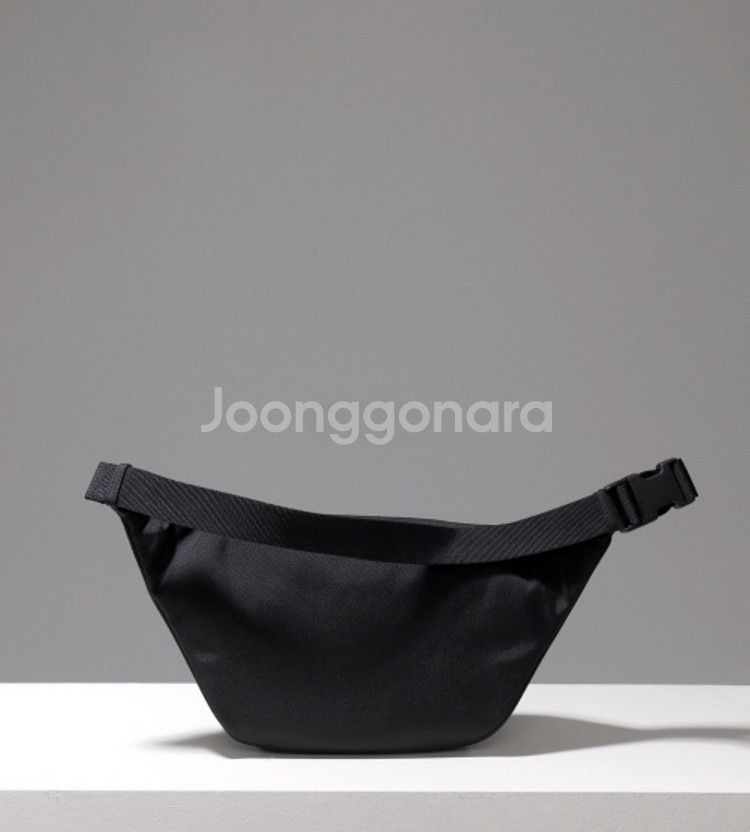 (정품/새상품) 발렌시아가 익스플로러 벨트백--1
