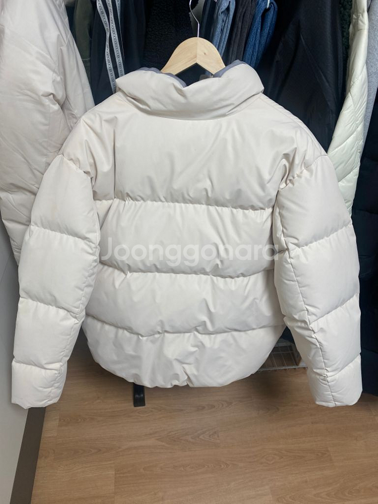 게스 오리털 패딩--1