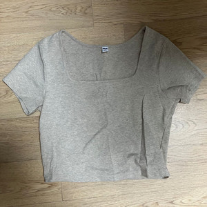 유니클로 반팔 크롭티셔츠