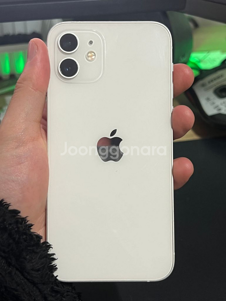아이폰12 64gb 화이트 팝니다--7