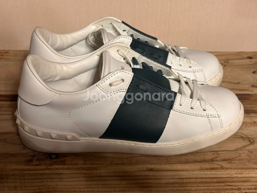 발렌티노 스니커즈--1