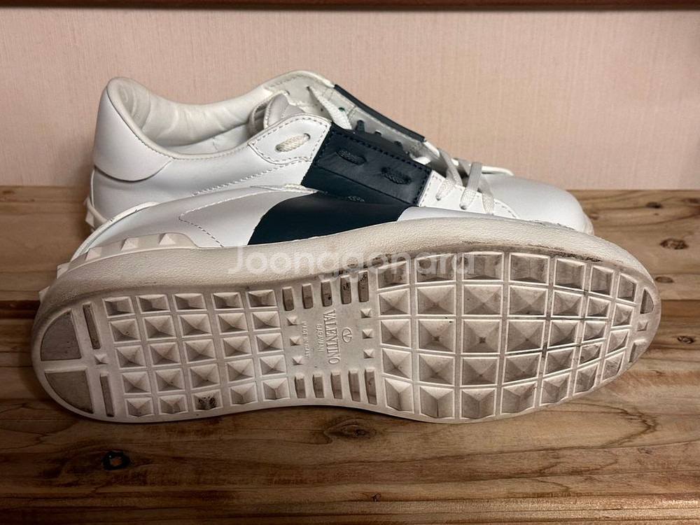 발렌티노 스니커즈--3