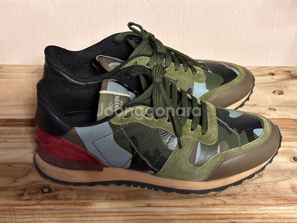 발렌티노 카모플라쥬 스니커즈--1