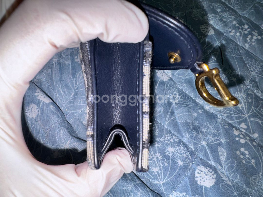 디올 오블리크 새들 카드지갑 판매합니다.--5