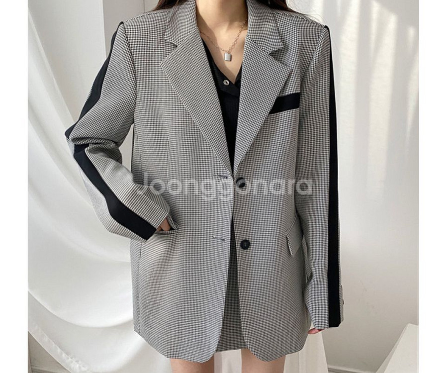 라인배색 자켓(새상품)--2