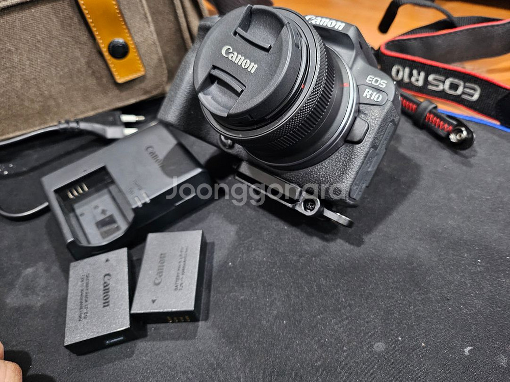 캐논 eos r10 번들셋 + 정품 배터리 판매합니다--1