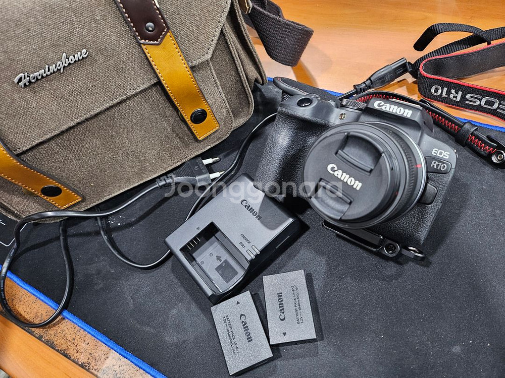 캐논 eos r10 번들셋 + 정품 배터리 판매합니다--0