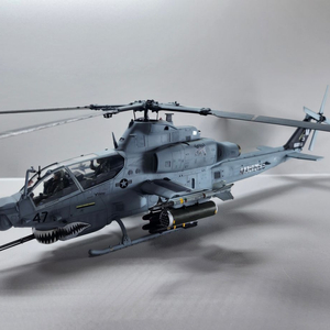 [1/35] 미해병대 AH-1Z 샤크마우스 도색 완성품