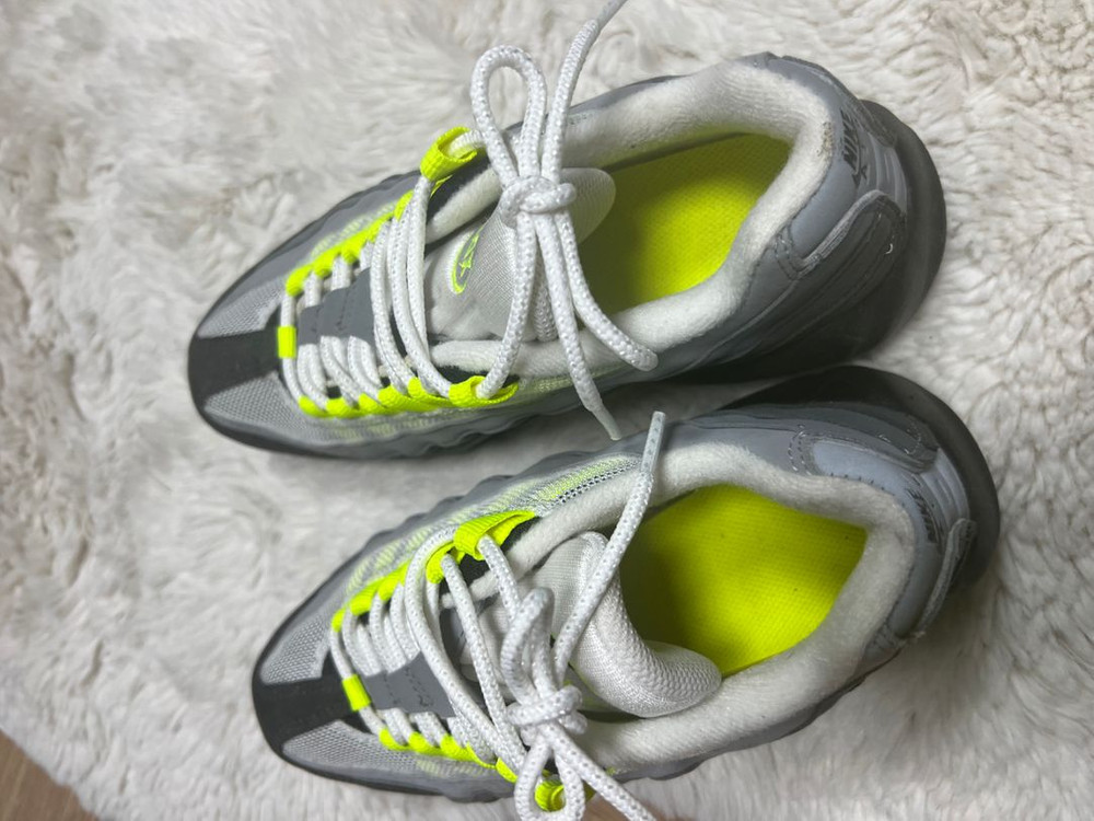 형광 에어맥스 95 여성 235--3