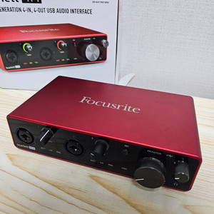 Focusrite Scarlett 4i4 3세대
