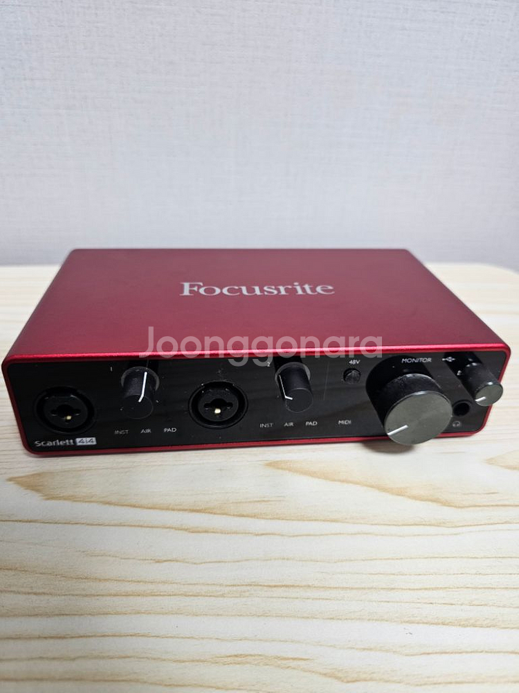 Focusrite Scarlett 4i4 3세대--1
