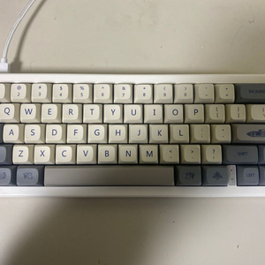 커스텀 키보드 팔아요(gmk67)