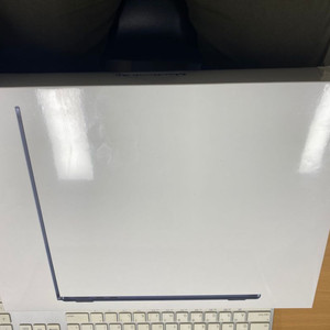 맥북에어 m2 13.6인치 미개봉 판매합니다