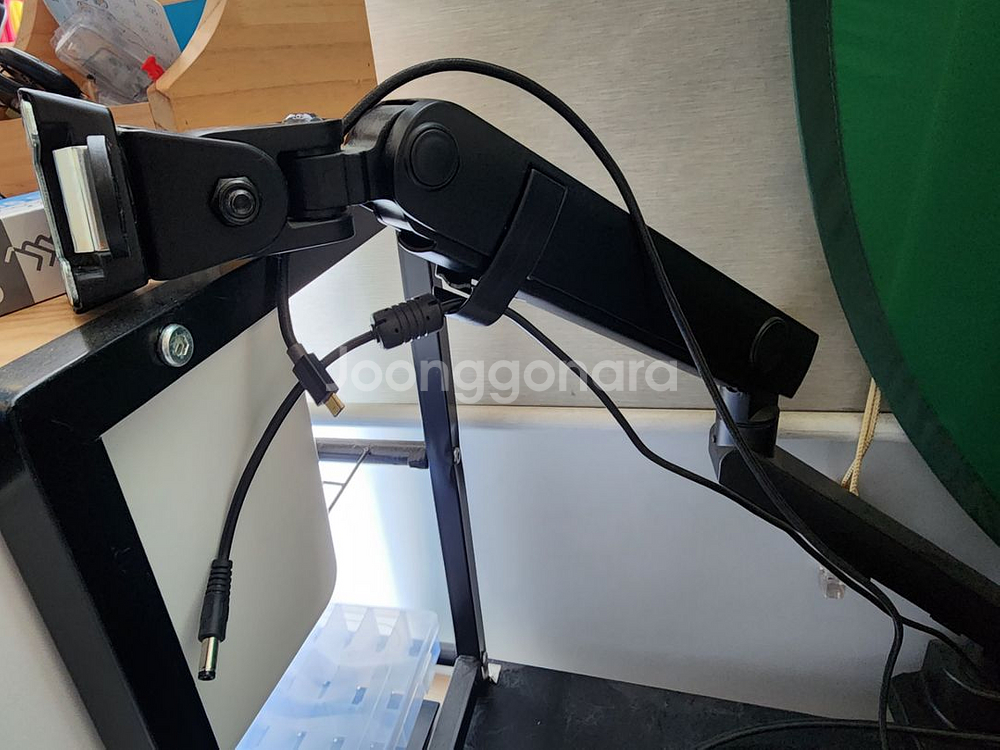 루나랩 싱글 스텐다드 모니터암 팝니다.--1