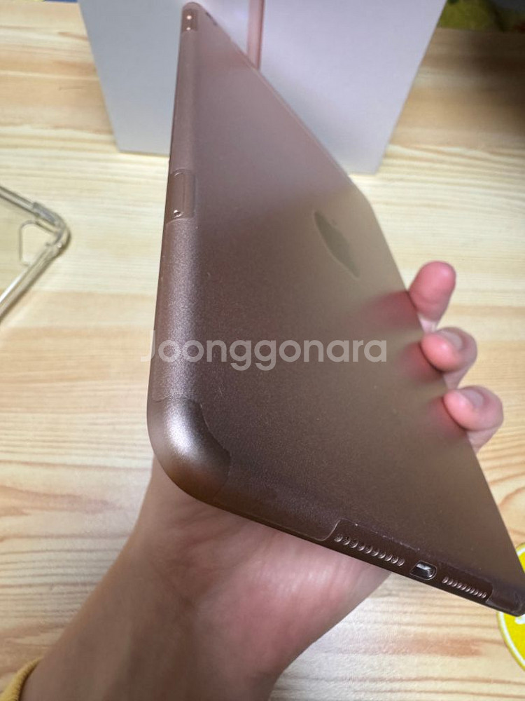 아이패드 미니5 로즈골드64g 셀룰러(액정 살짝 파손)--5