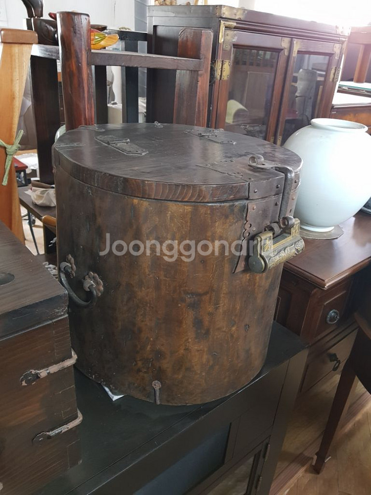 딤채 (옛날 김치독)--1