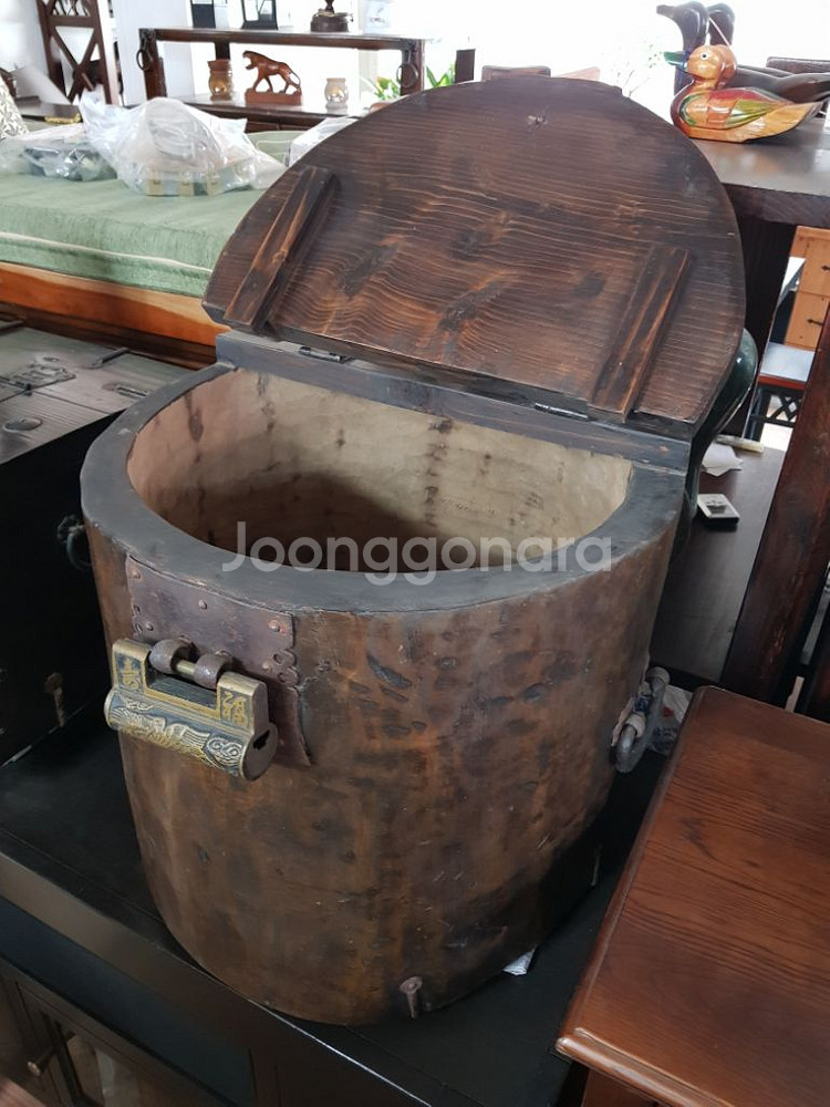 딤채 (옛날 김치독)--2
