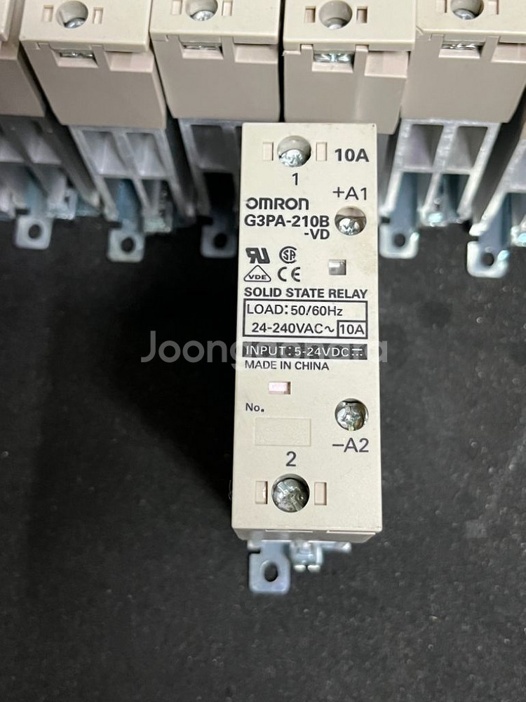 Omron G3PA-210B-VD SSR--1
