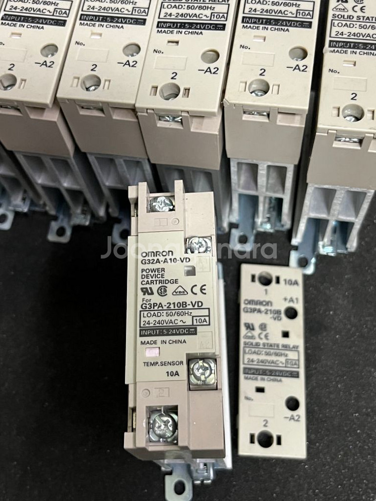 Omron G3PA-210B-VD SSR--3