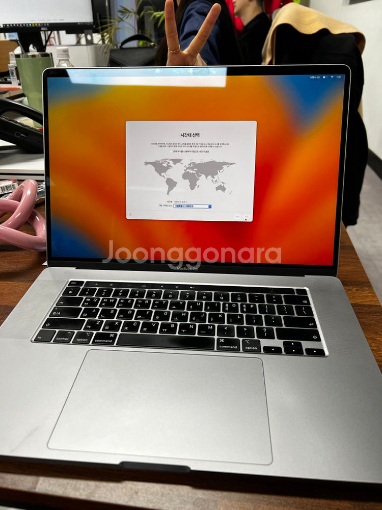 맥북프로2019 16인치 i7 A급--1