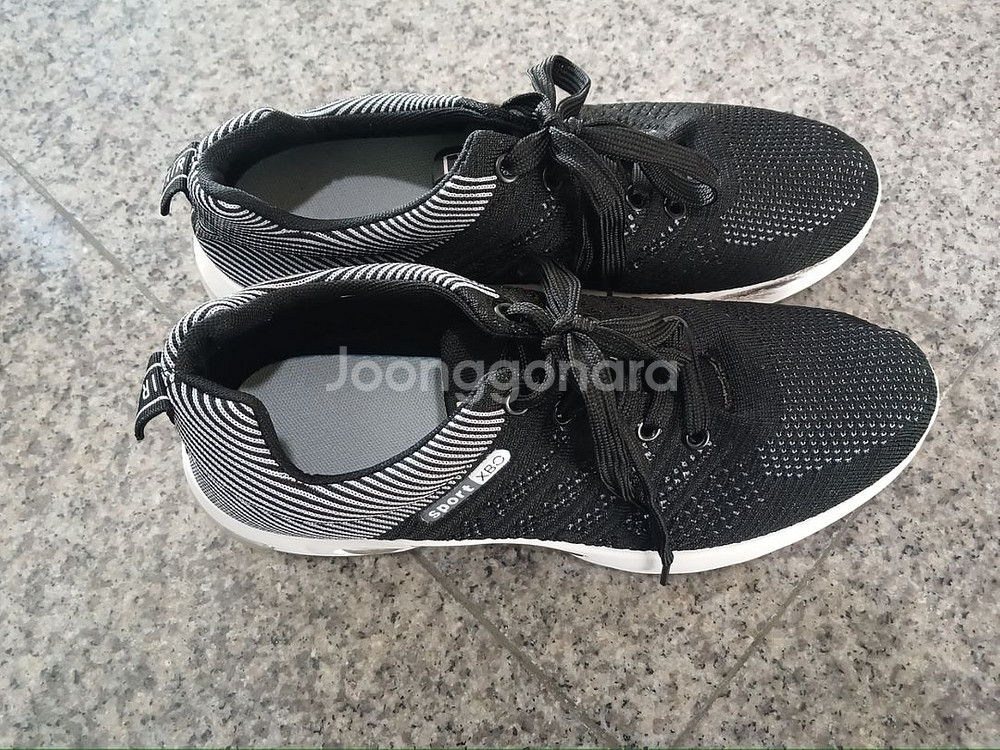 유센븐 275미리 스니커즈 판매합니다.--2