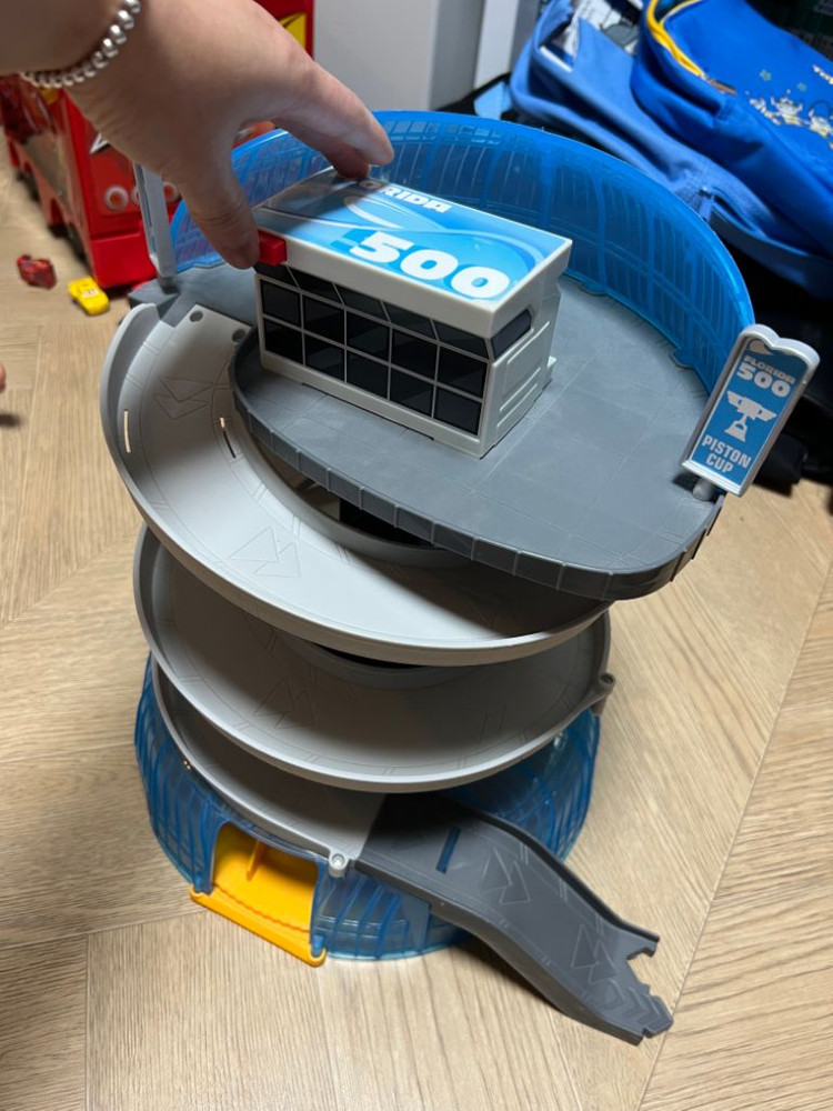 디즈니카 변신 자동차 장난감 레일 두개--2