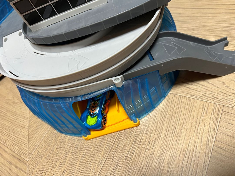 디즈니카 변신 자동차 장난감 레일 두개--6