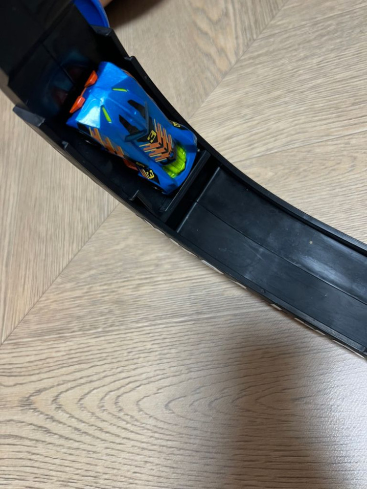 디즈니카 변신 자동차 장난감 레일 두개--5