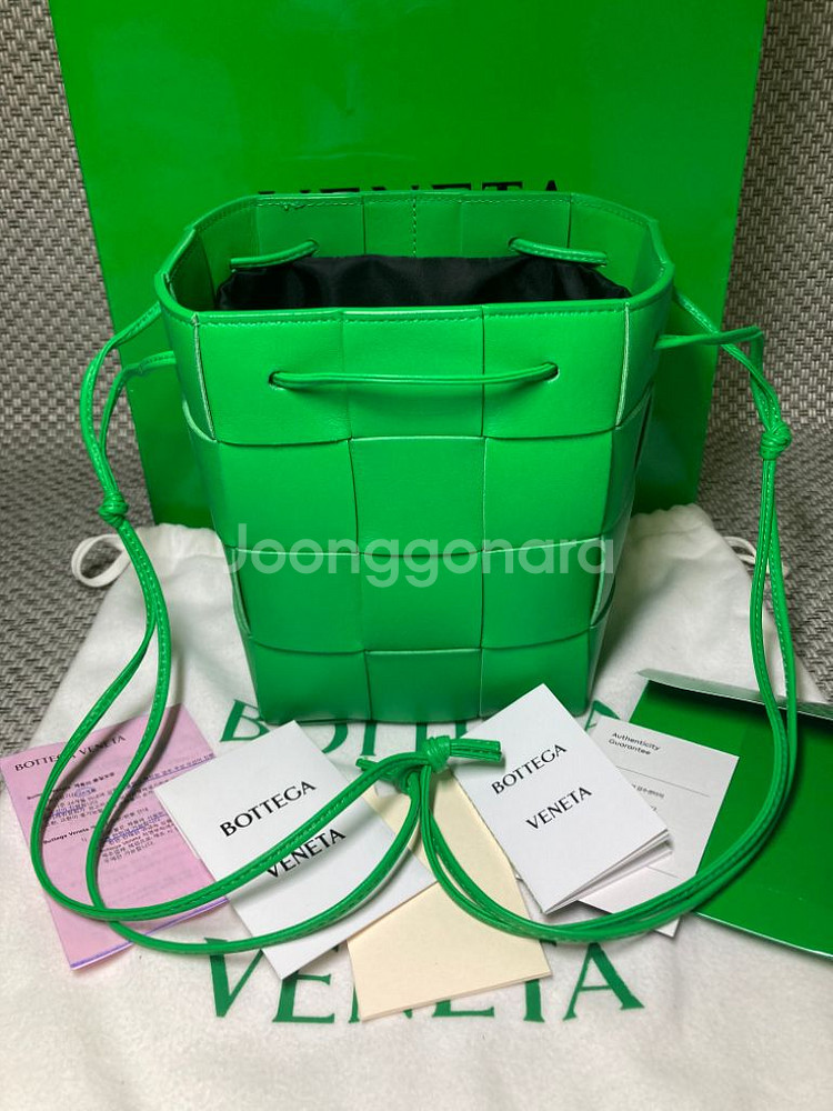[보증서/풀구성] 보테가베네타 카세트스몰버킷백 크로스백--1