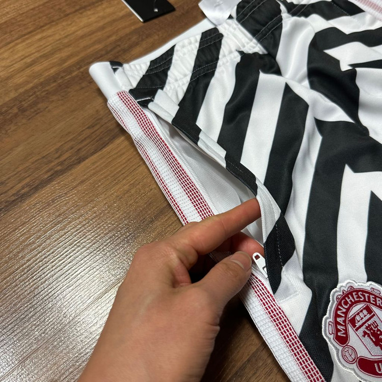 새상품 맨체스터x아디다스 콜라보바지(S) 이미지