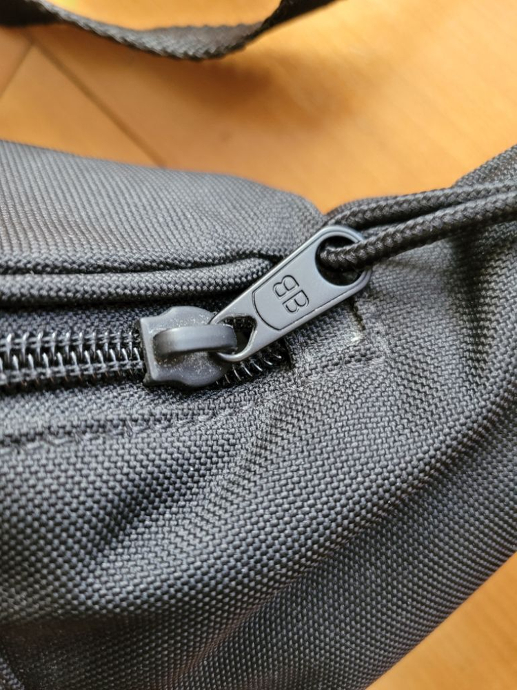 발렌시아가 파리 시티 벨트백 힙색 팝니다--5