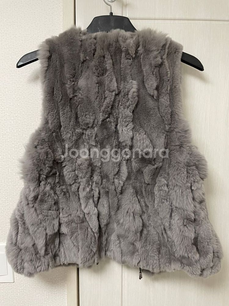 안지크 토끼털 조끼 66 팝니다--1