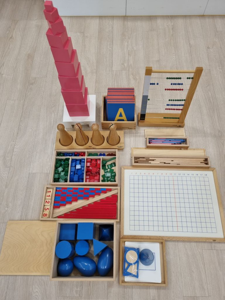 키즈에이원 몬테소리 풀세트 팝니다.--2