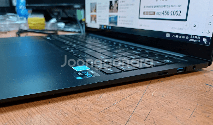 삼성 갤럭시북 프로 NP950XDB-KC5US--5