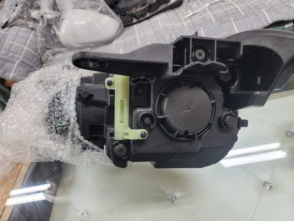 상태AA급 G70구형(20년식) 헤드라이트(조수석)판매--2