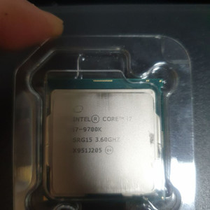 i7 9700k cpu 판매합니다