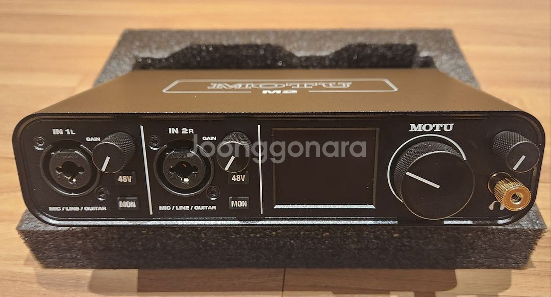 MOTU M2--4