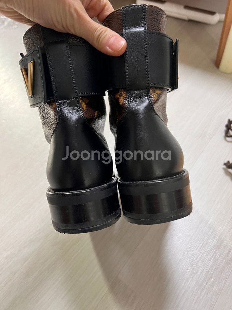 루이비통 원더랜드 부츠 235--3
