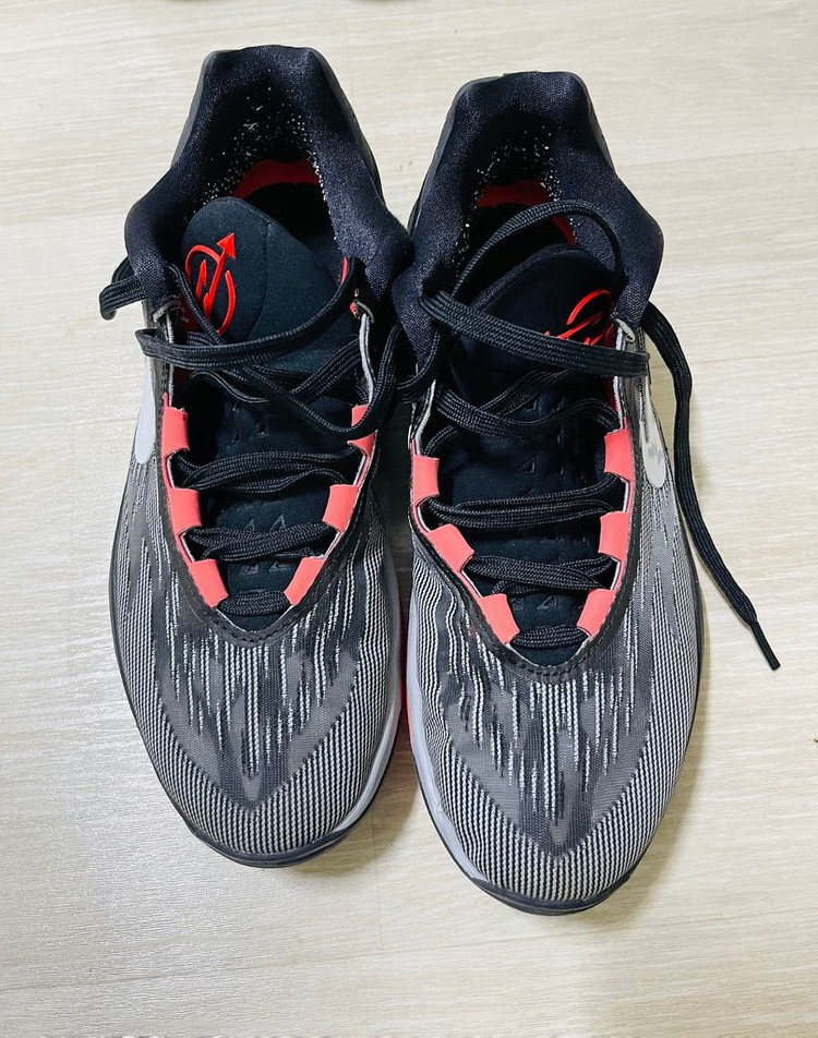 나이키 농구화 지티컷2 280팝니다(배드민턴 겸용)--1