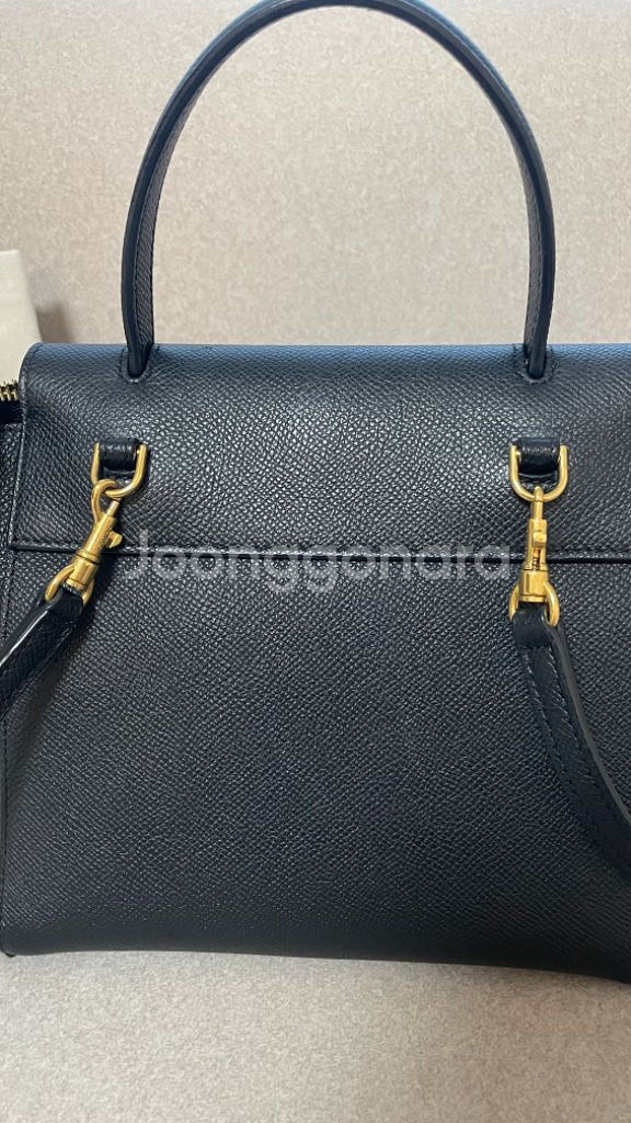 셀린느 벨트백 나노 블랙--4