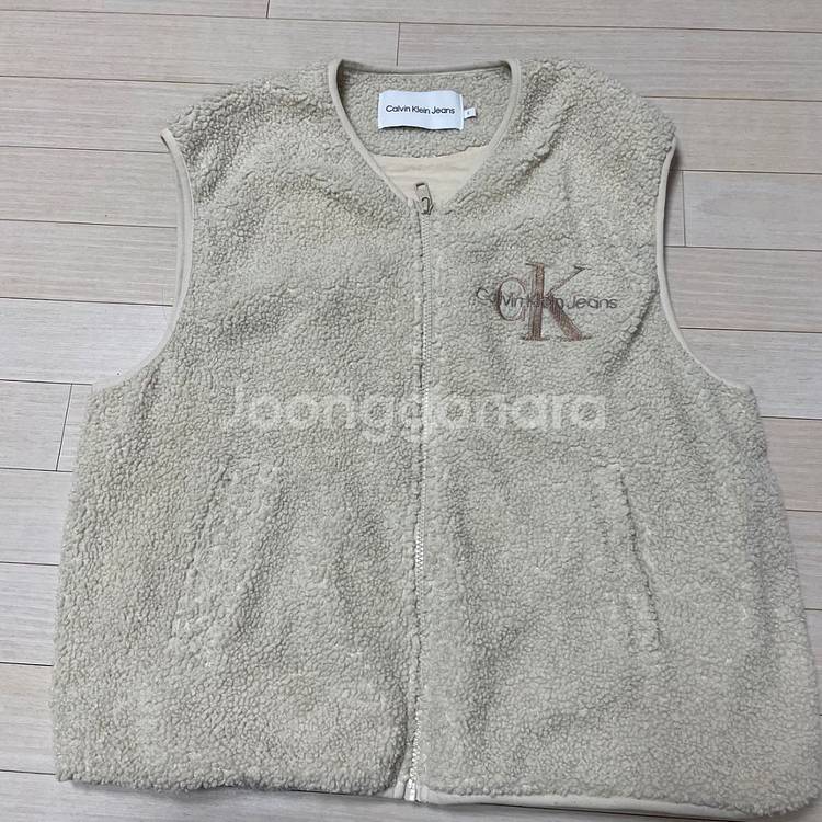 10만원 할인! 캘빈클라인진 모노그램 로고 양털조끼--3